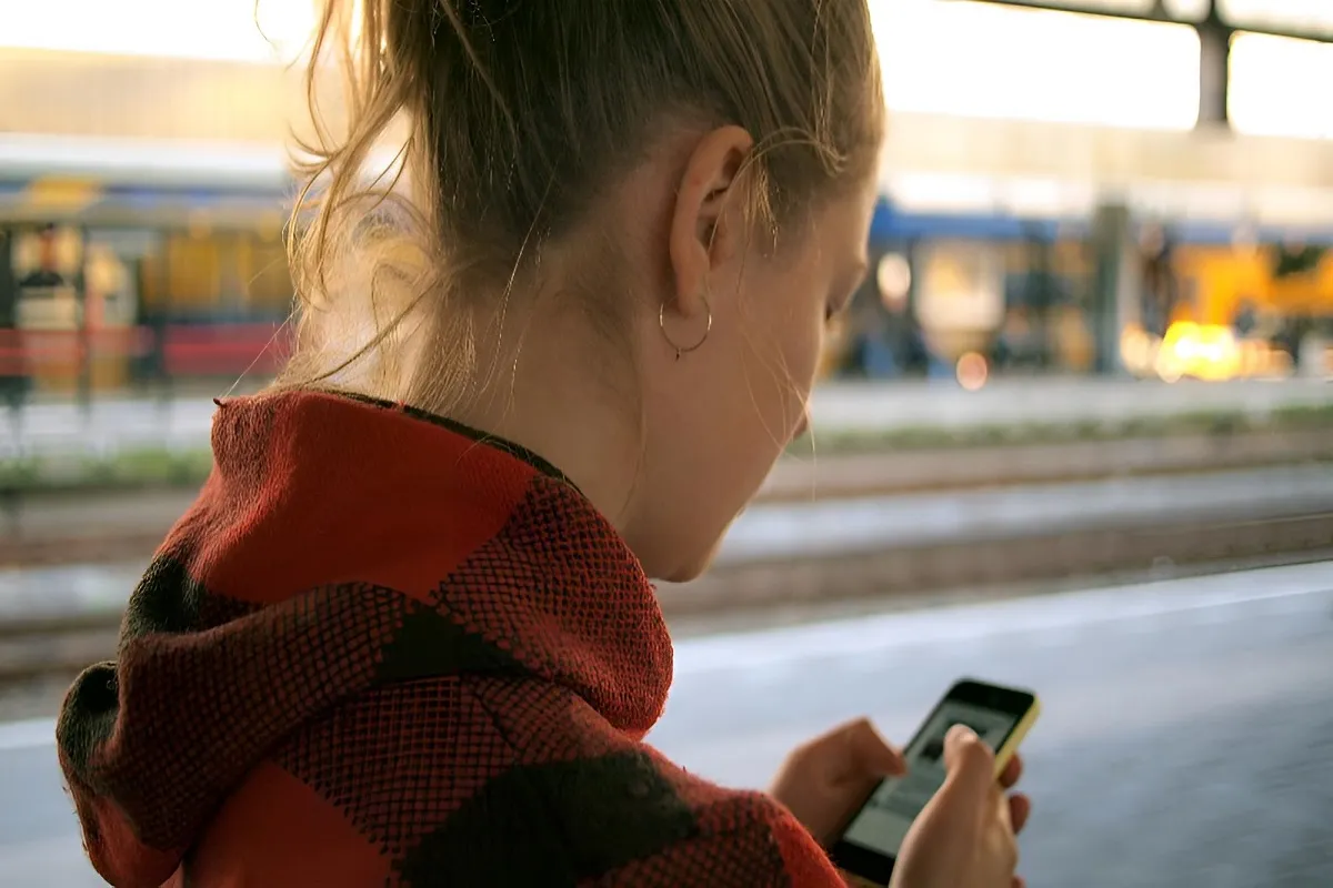  La Generación Z piensa que las notificaciones de sus teléfonos les causan ansiedad, y tienen razón