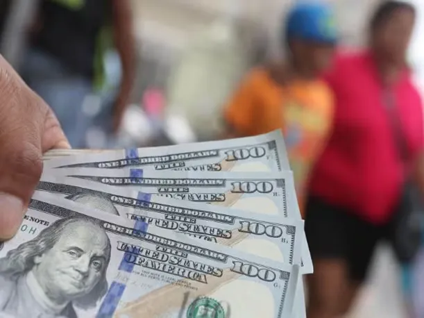 COTI DOLAR convertido de avif
