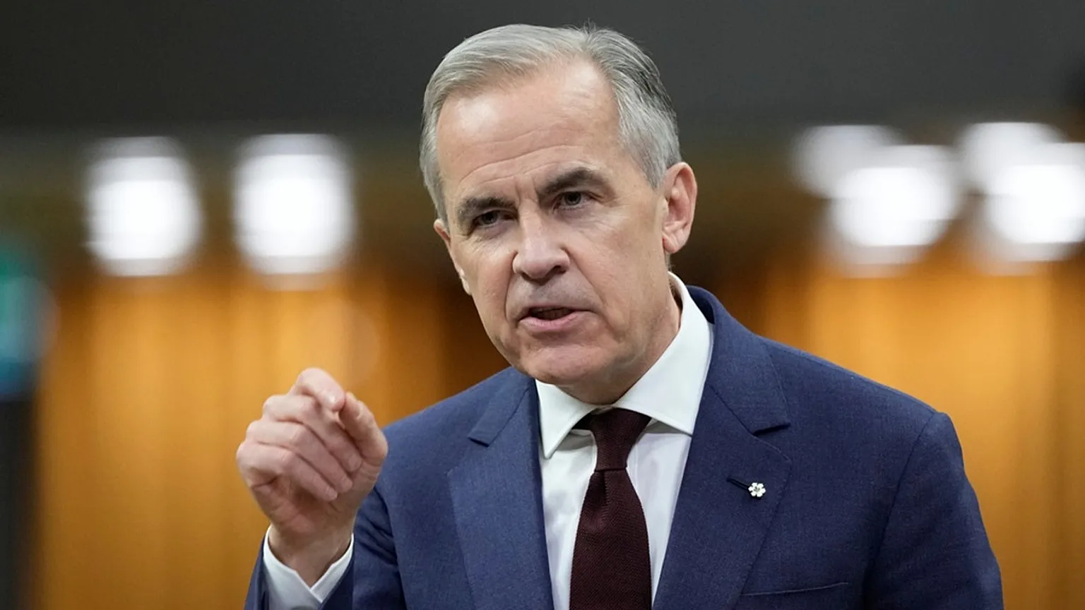 CANADA DEPENDE MENOS DE EEUU