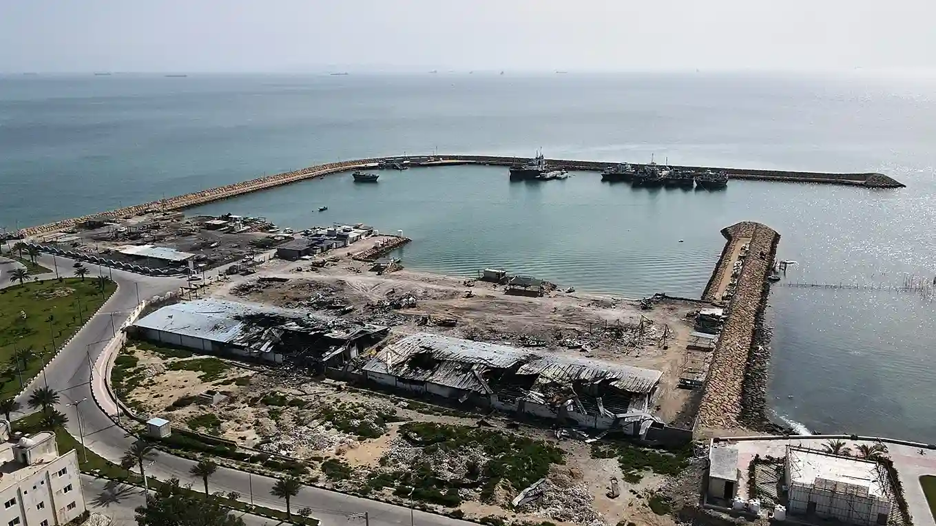 IRAN VUELVE A ORMUZ 11zon