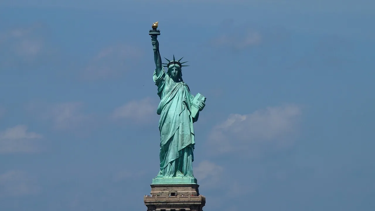estatua de la libertad efemeride