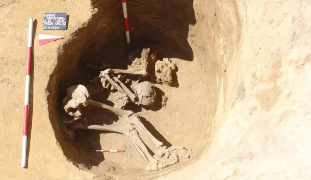 Hallan un campamento romano único con los restos de soldados de Marco Aurelio enterrados en pozos