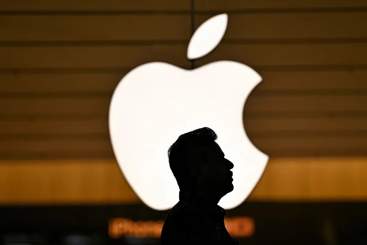 Apple se prepara para el lanzamiento del iPhone en septiembre con una lotería para empleados de tiendaswebp