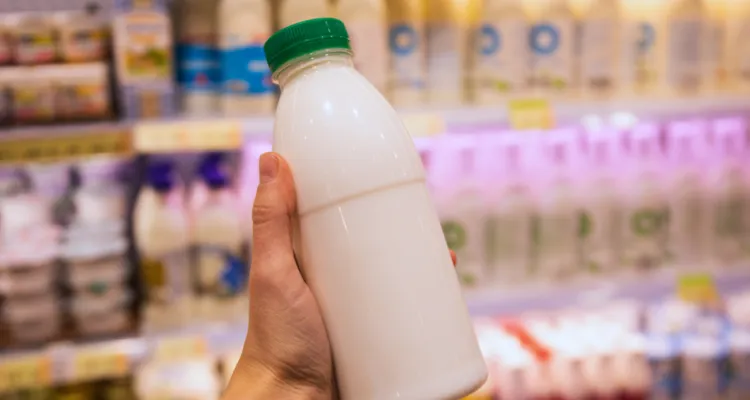 Durante décadas se nos dijo que eligiéramos productos lácteos bajos en grasa