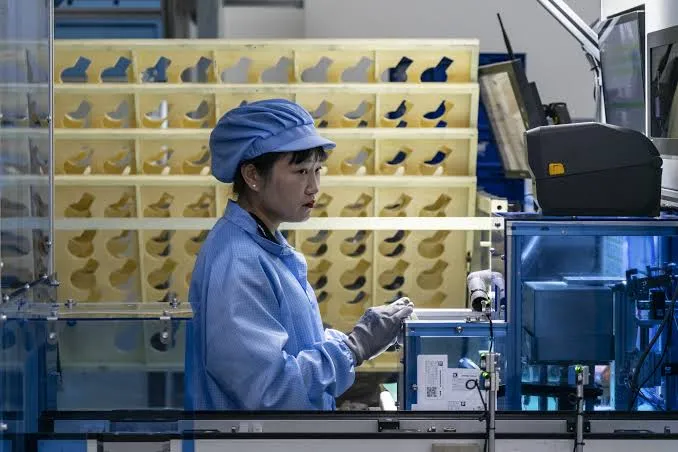 Ganancias industriales de China se enfrían pero los sectores vinculados a IA crecen con fuerza