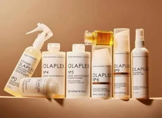 Olaplex entra por primera vez al negocio del styling con una laca que promete hasta 96 horas de fijación