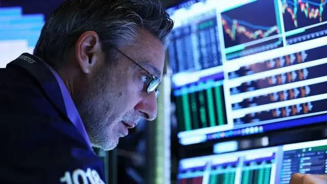 Inversionistas retiran millones de las bolsas mundiales