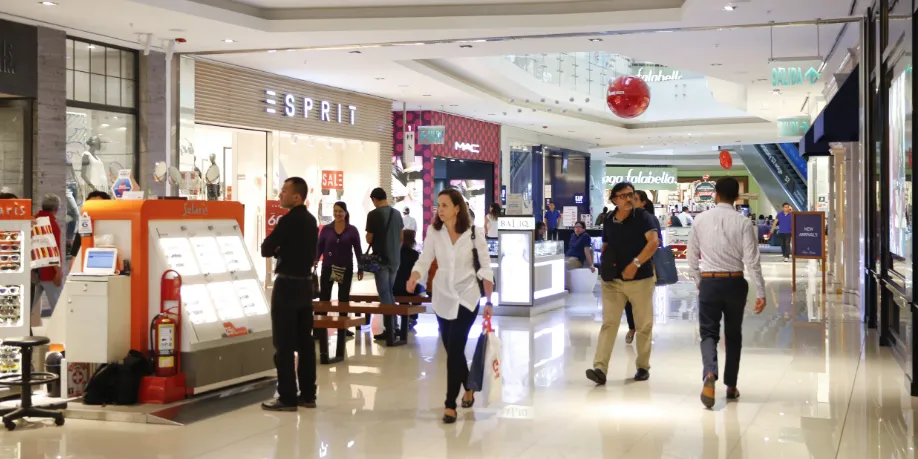 Perú espera 320 millones en ventas este fin de semana más de 7 millones visitarían centros comerciales