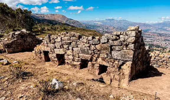 Una ciudad de la Ruta de la Seda lleva 800 años bajo un lago y arqueólogos acaban de explorar sus ruinas sumergidas