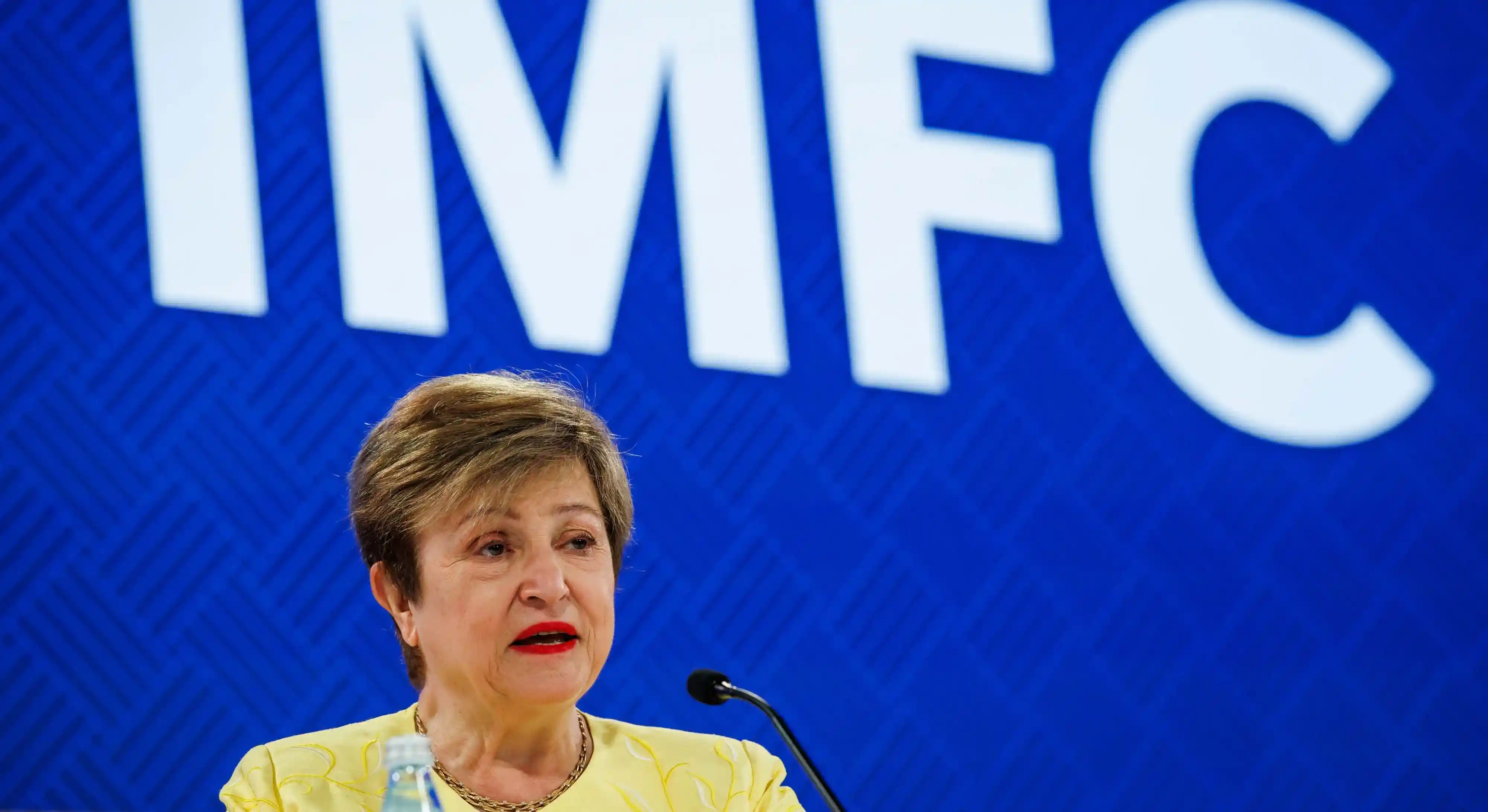 El FMI lanza alerta global energía cara deuda récord y auge de la IA amenazan el crecimiento mundial 2